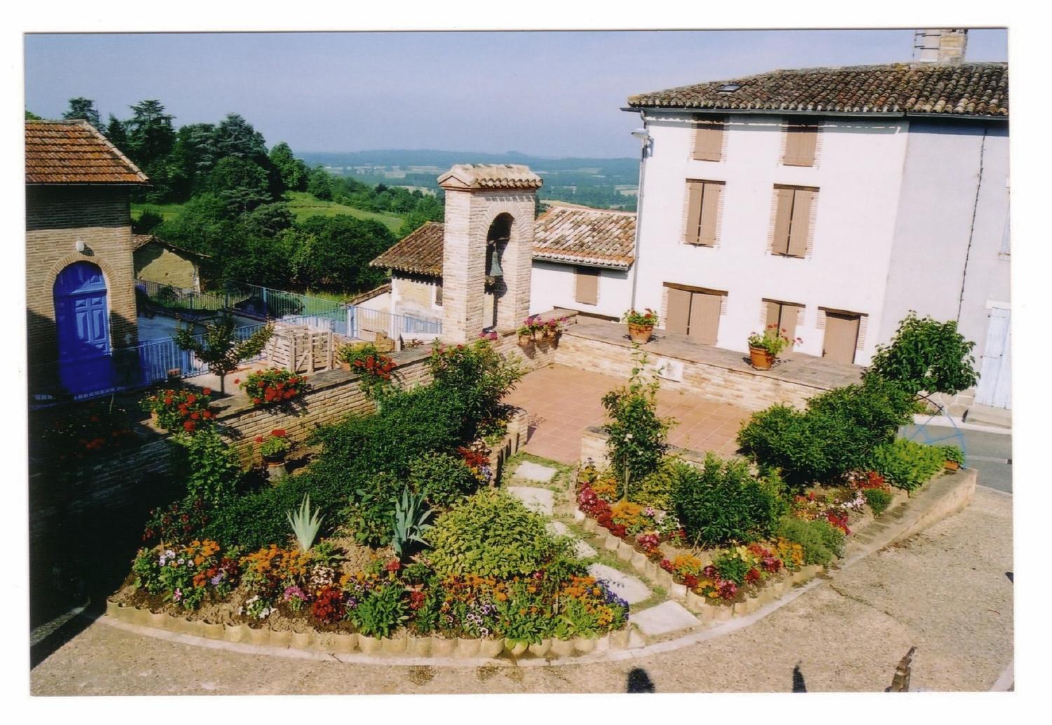 Logis L'Auberge Du Quercy Blanc Molieres  Exterior photo